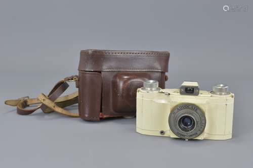 Ilford Advocate Cream Vintage Camera in leather ca