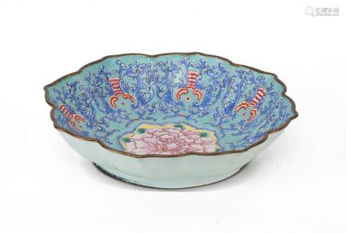 清中期 铜胎画珐琅花卉纹菱口盘