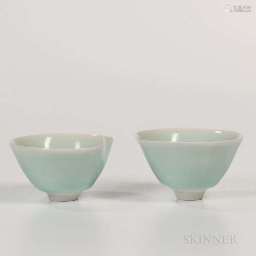 Pair of Sueharu Fukami (b. 1947) Pale Celadon Wine Cups, Japan, conical, the circular rim with an outward crack to one and an inward no