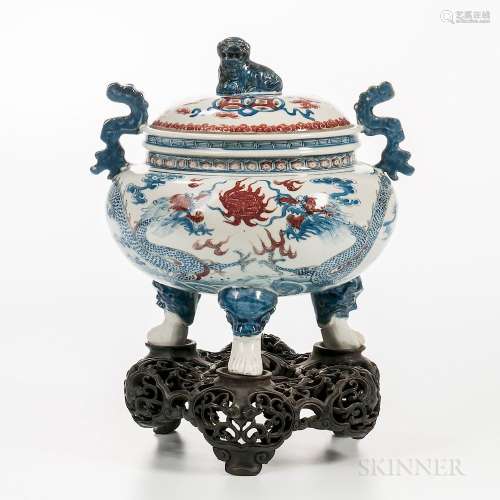 Iron Red-decorated Blue and White Porcelain Tripod Censer and Cover, China, possibly Guangxu period, compressed globular form on three