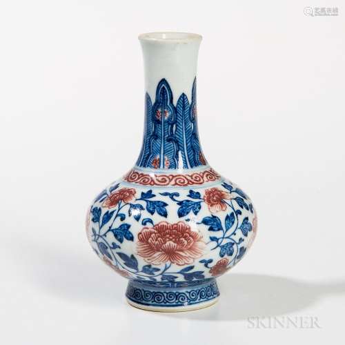 Miniature Underglaze Blue and Red Vase, China, possibly 18th/19th century, bottle form with slightly everted and rounded mouth rim, dec