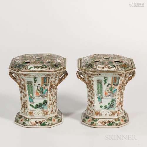 Pair of Canton Famille Verte Tulip Vases with Covers, China, 19th century, flaring octagonal form with gilt twisted string handle, deco