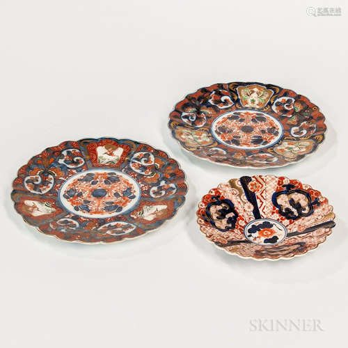 Three Imari Dishes, Japan, 20th century, a conical ribbed dish by Loris Porcelain; two dishes with petaled rim, both with the same four