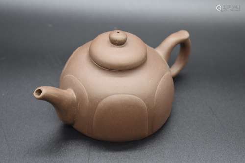 An interesting yixing teapot- 19th century