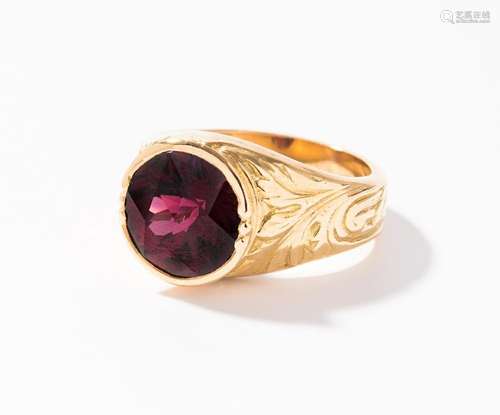 Granat-Ring