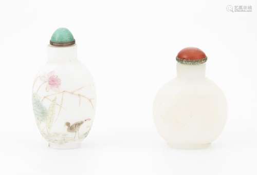 Lot: 2 Snuffbottles aus Glas