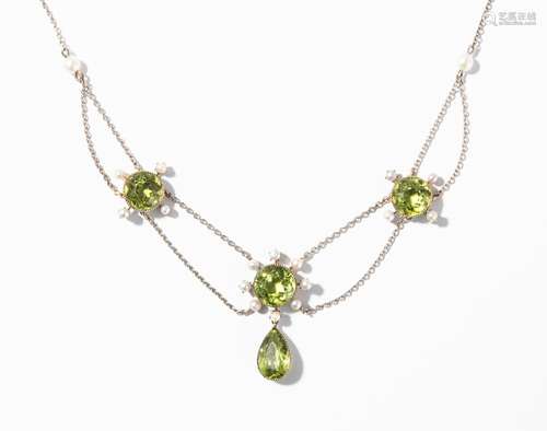 Peridot-Perlen-Collier