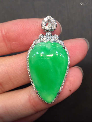 18K GOLD DIAMOND NATURAL JADEITE PEACH PENDANT