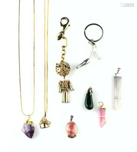 LOT DE 8 BIJOUX DE FANTAISIE