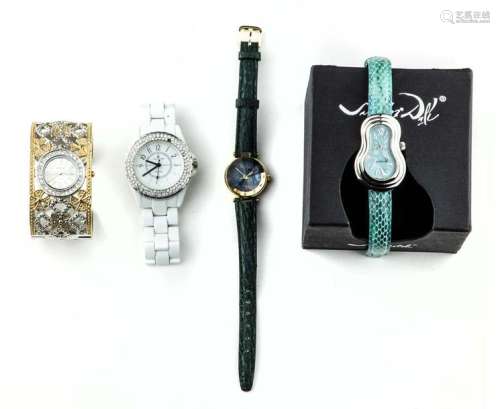 LOT DE 4 MONTRES DE FANTAISIE