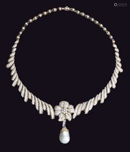 ELEGANT COLLIER