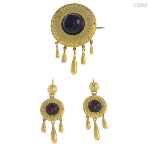 A set of late Victorian 18ct gold garnet jewellery.