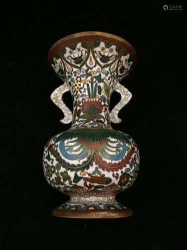Vase balustre à anses et à décor d'émaux sur cuivr...;
