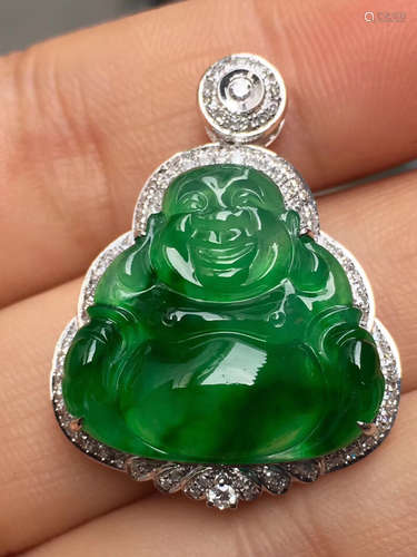 A BUDDHA DESIGN JADEITE PENDANT