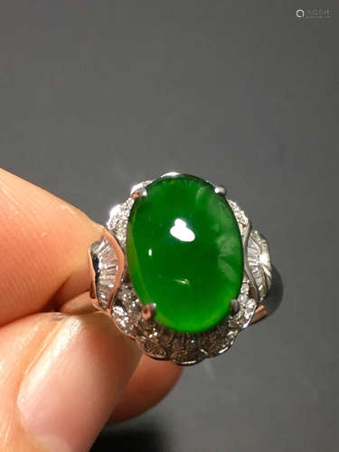 AN EGG DESIGN ZHENGYANG GREEN ICE JADEITE RING