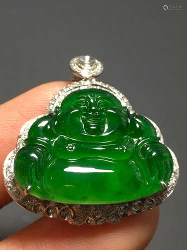 A BUDDHA DESIGN ZHENGYANG GREEN ICE JADEITE PENDANT