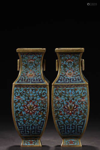 17-19TH CENTURY, A PAIR OF FLORAL PATTERN ENAMEL VASE, QING DYNASTY