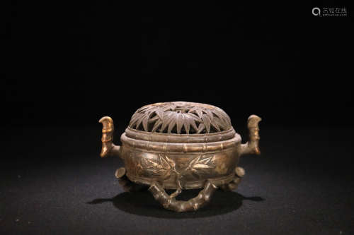 A XUANDE SYTLE FLORAL PATTERN BRONZE CENSER