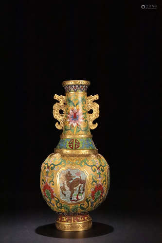 17-19TH CENTURY, AN ANIMAL PATTERN DOUBLE-EAR GILT BRONZE CLOISONNE VASE, QING DYNASTY