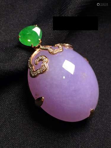 A PIGEON EGG DESIGN VIOLET JADEITE PENDANT