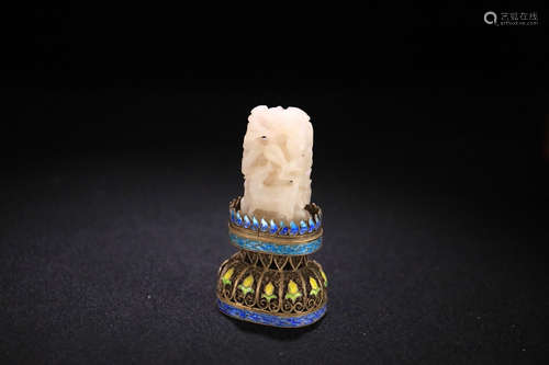 17-19TH CENTURY, A HOLLOWED OUT DESIGN HETIAN JADE STOVE TOP, QING DYNASTY