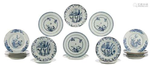 A lot of 23 Chinese blue and white porcelain dishe...;