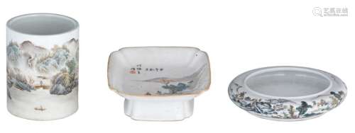 A lot of various Chinese polychrome porcelain item...;
