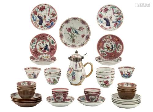 A lot of various Chinese famille rose porcelain it...;