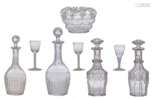 A lot of various crystal and glass items consistin…