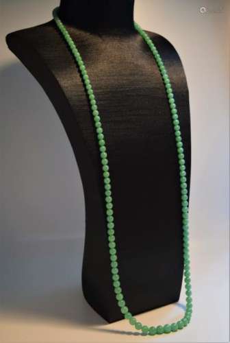 Very rare and fine bright green Jadeite round bead