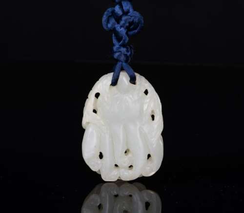 Late Qing-A White Carved Bergamot Flower Pendant