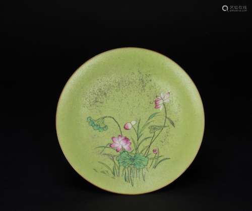 Qing-Lime Green Ground Famille-Grazed ‘Lotus