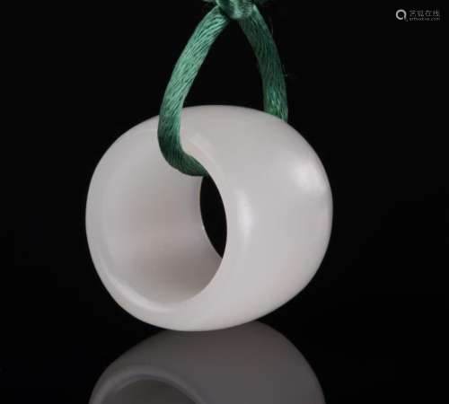 Qing-A White Jade Arche Ring