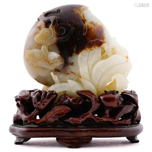 JADE CARVED PEACH SCULPTURE ON STAND