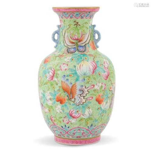 QING BUTTERFLY & GOURD ABUNDANTS VASE