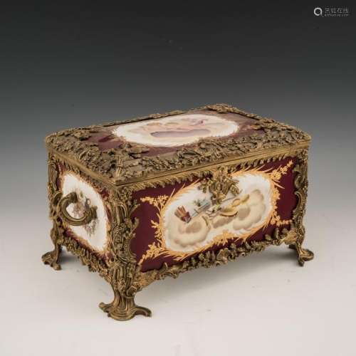 A SEVRES-STYLE PORCELAIN AND BRONZE TABLE CASKET