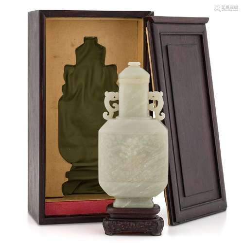 CHINESE ROCOCO TAOTIE JADE VASE IN PROTECTIVE BOX