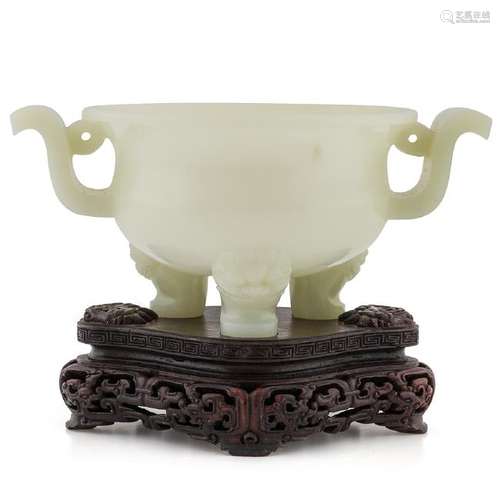 JADETRIPOD CENSER ON STAND