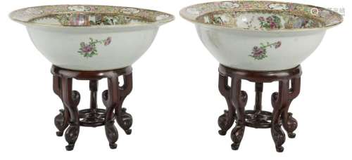 PAIR CHINESE EXPORT ROSE MEDALLION BOWLS ON STANDS