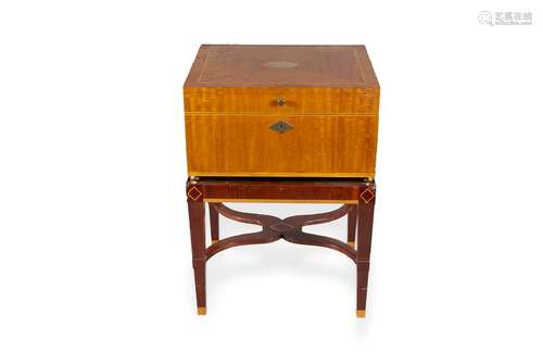 Victorian cutlery cabinet in mahogany and filleted in