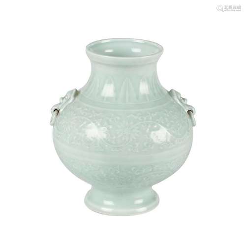 Chinese vase in celadon porcelain, first third of the