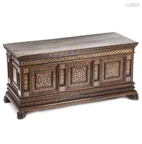 Catalan Renaissance-style chest in walnut with