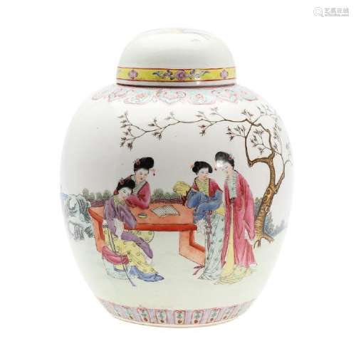 Chinese jar in Republic porcelain, first third of the