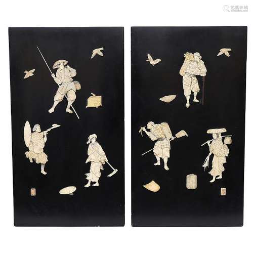 Pair of Japanese panels in lacquered wood with engraved