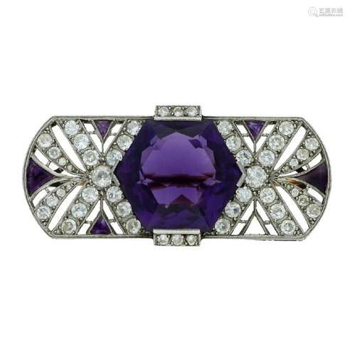 Art DÃ©co amethysts and diamonds brooch, circa 1925.