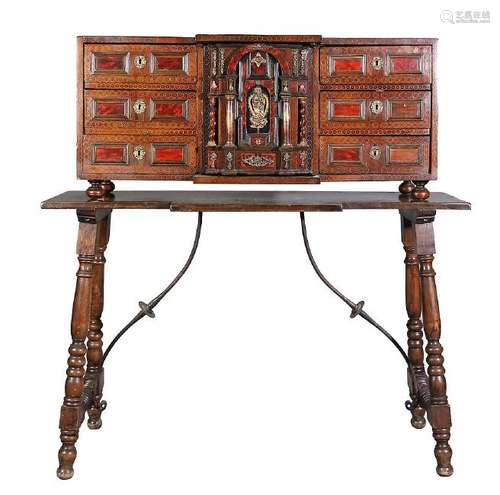 Spanish desk in walnut, rosewood, boxwood and tortoise