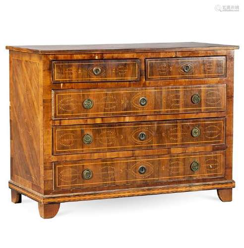 Mallorcan Charles IV chest of drawers in walnut with