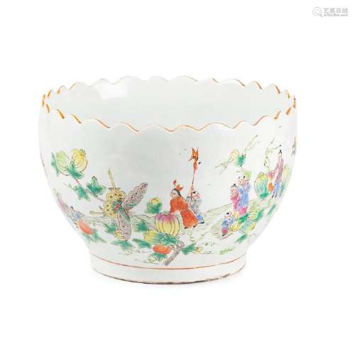 Chinese porcelain jardiniere, first half of the 20th