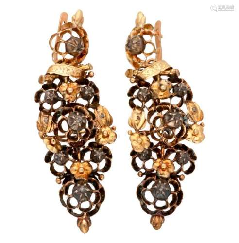 Elizabethan long earrings, 19th Century.
