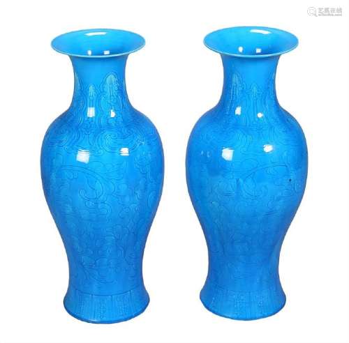 Pair of large Chinese vases in porcelain decorated in